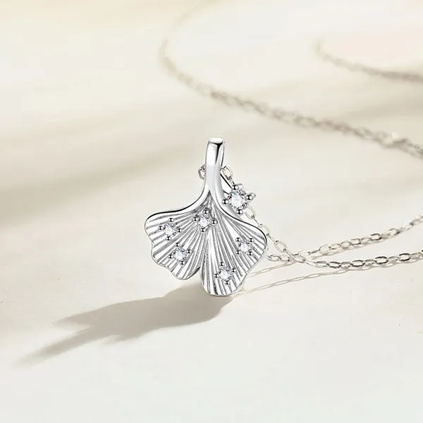 Dây Chuyền Nữ Lili Jewelry Đính Đá CZ Hình Lá Bạch Quả Jazmine LILI_098807 Màu Bạc
