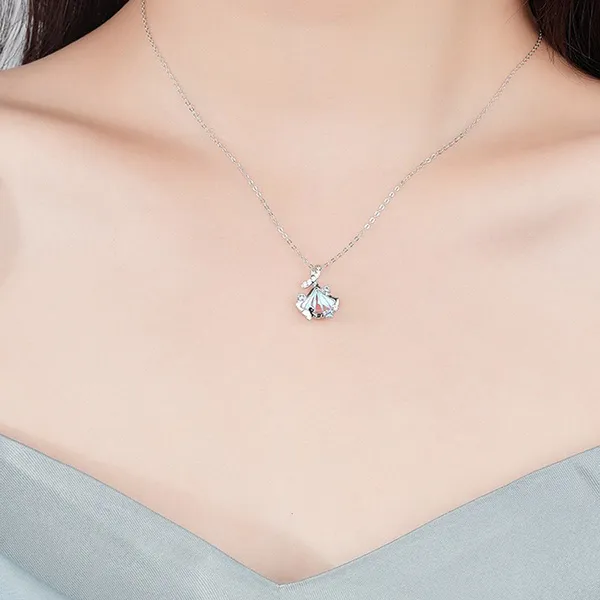 Dây Chuyền Nữ Lili Jewelry Đính Đá CZ Hình Lá Bạch Quả Nevaeh LILI_159588 Màu Bạc