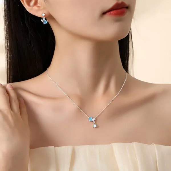 Dây Chuyền Nữ Lili Jewelry Đính Đá CZ Hình Lá Bạch Quả Waverly LILI_097675 Màu Bạc Xanh - Trang sức - Vua Hàng Hiệu