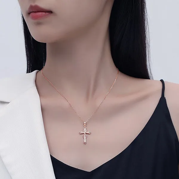 Dây Chuyền Nữ Lili Jewelry Đính Đá CZ Hình Thánh Giá LILI_105655 Màu Vàng Hồng