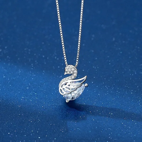 Dây Chuyền Nữ Lili Jewelry Đính Đá CZ Hình Thiên Nga Gregory LILI_657746 Màu Bạc