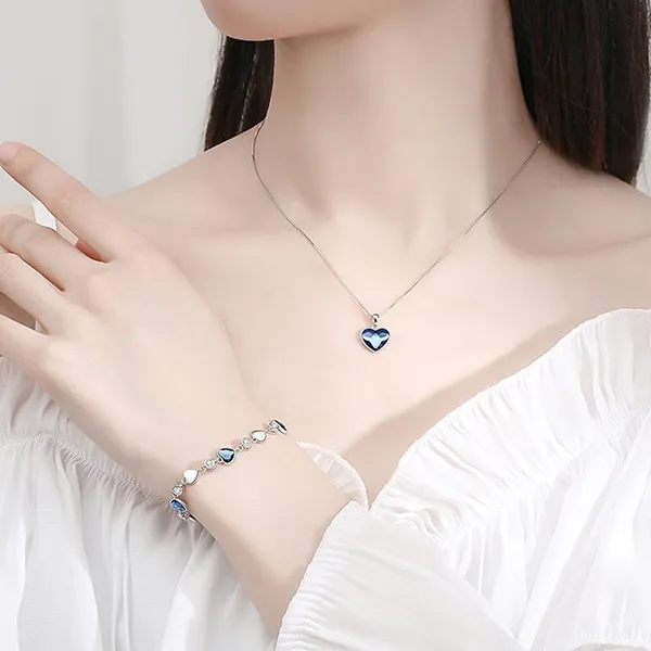 Dây Chuyền Nữ Lili Jewelry Đính Đá CZ Hình Trái Tim Heart Of The Sea LILI_413928 Màu Xanh Bạc