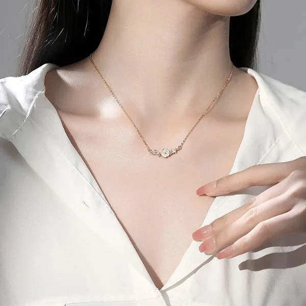 Dây Chuyền Nữ Lili Jewelry Đính Đá CZ Hoa Hồ Điệp Aubrey LILI_125587 Màu Vàng Hồng