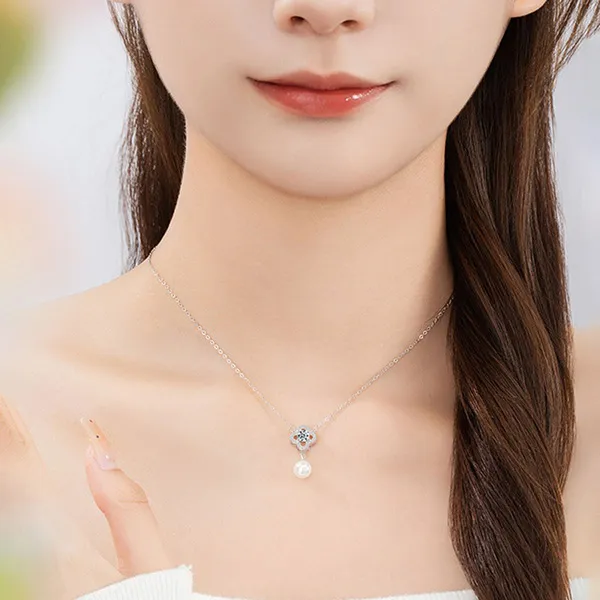 Dây Chuyền Nữ Lili Jewelry Đính Đá CZ, Ngọc Trai Cỏ 4 Lá Elliana LILI_159561 Màu Bạc