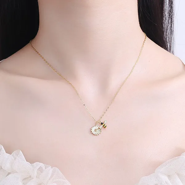 Dây Chuyền Nữ Lili Jewelry Đính Đá CZ Ong Vàng Hoa Cúc LILI_692786 Màu Vàng Gold - Trang sức - Vua Hàng Hiệu
