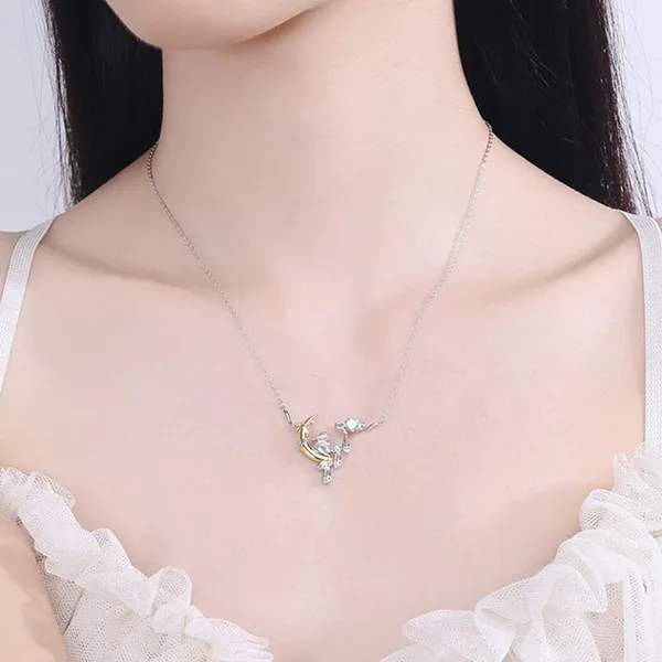 Dây Chuyền Nữ Lili Jewelry Đính Đá CZ Thỏ Mặt Trăng The Moon LILI_654861 Màu Bạc