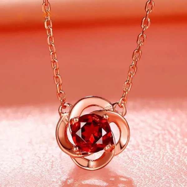Dây Chuyền Nữ Lili Jewelry Đính Đá Garnet Cỏ 4 Lá LILI_834817 Màu Vàng Hồng