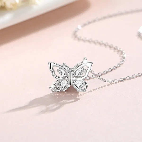 Dây Chuyền Nữ Lili Jewelry Đính Đá Hình Hồ Điệp Ensley LILI_098679 Màu Bạc