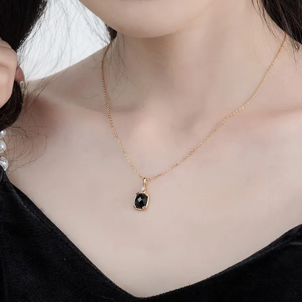 Dây Chuyền Nữ Lili Jewelry Đính Đá Mã Não Mặt Vuông LILI_251787 Màu Vàng Gold/Đen - Trang sức - Vua Hàng Hiệu