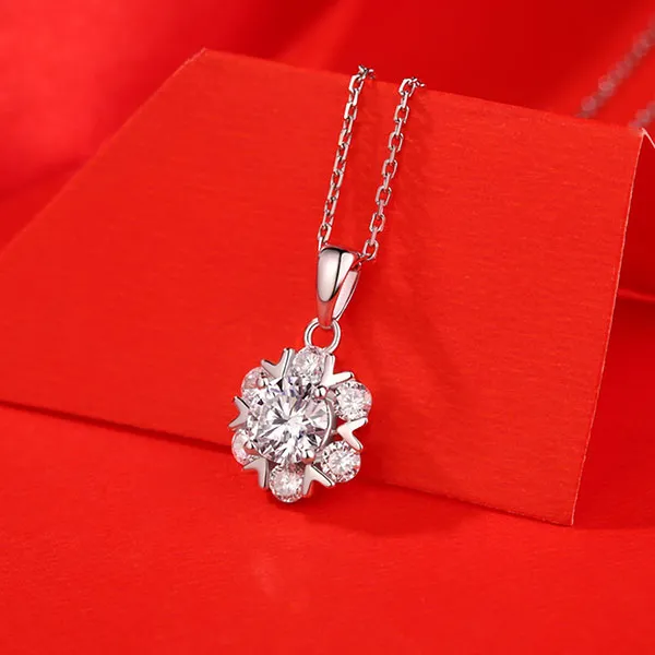Dây Chuyền Nữ Lili Jewelry Đính Kim Cương Moissanite 1 Carat Hình Bông Hoa Tuyết Snow LILI_053732 Màu Bạc