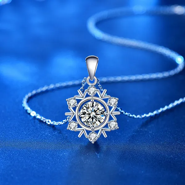 Dây Chuyền Nữ Lili Jewelry Đính Kim Cương Moissanite Hình Bông Tuyết Violet LILI_054962 Màu Bạc