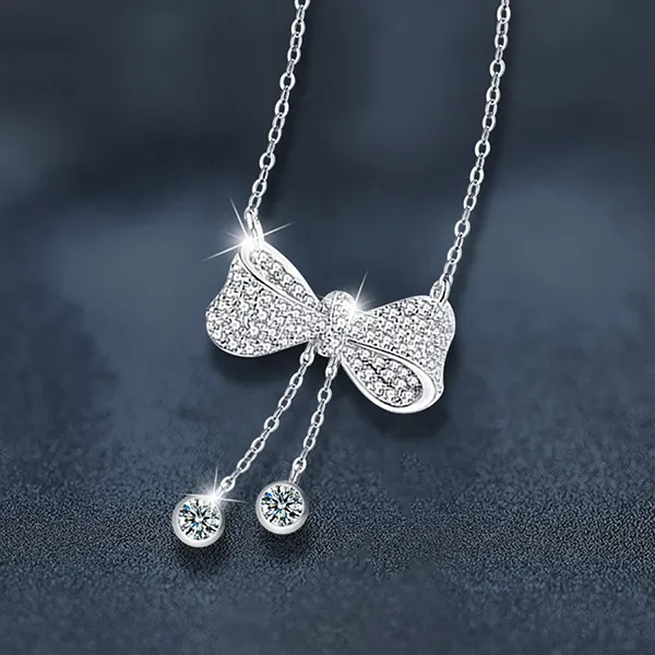 Dây Chuyền Nữ Lili Jewelry Đính Kim Cương Moissanite Nơ Xinh Xắn Isabelle LILI_159827 Màu Bạc