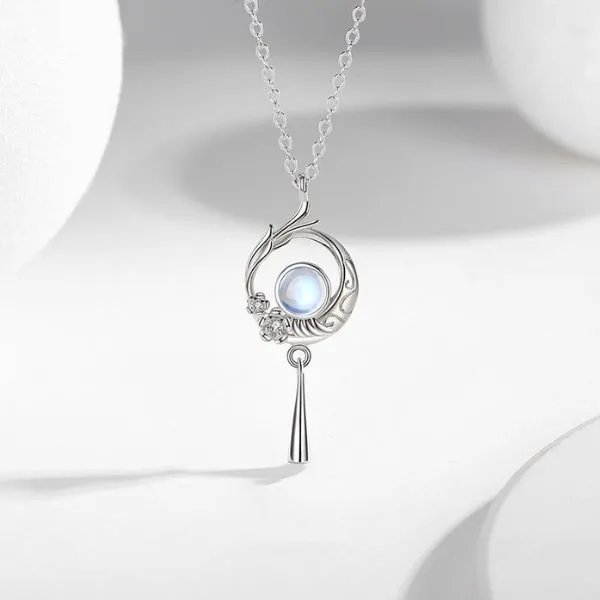 Dây Chuyền Nữ Lili Jewelry Đính Pha Lê Aurora Mặt Trăng Cách Điệu LILI_379249 Màu Trắng