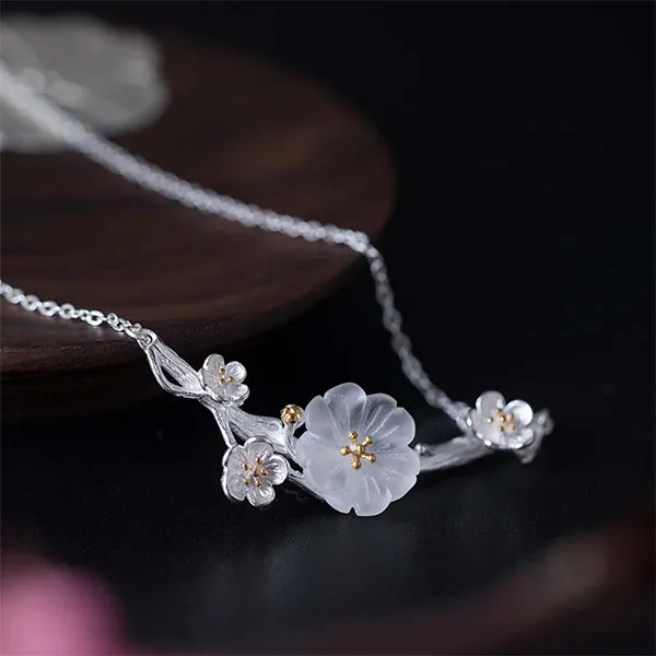 Dây Chuyền Nữ Lili Jewelry Đính Pha Lê Hình Bông Hoa Mận LILI_434427 Màu Bạc