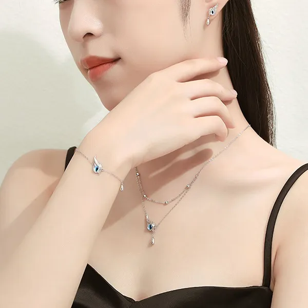 Dây Chuyền Nữ Lili Jewelry Đính Pha Lê Hình Mắt Quỷ Vạn Năm Maisy LILI_071656 Màu Xanh Bạc