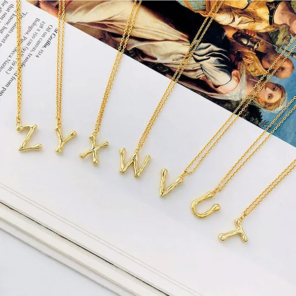 Dây Chuyền Nữ Lili Jewelry Mạ Vàng Chữ Cái LILI_521849 Màu Vàng (Chữ W)
