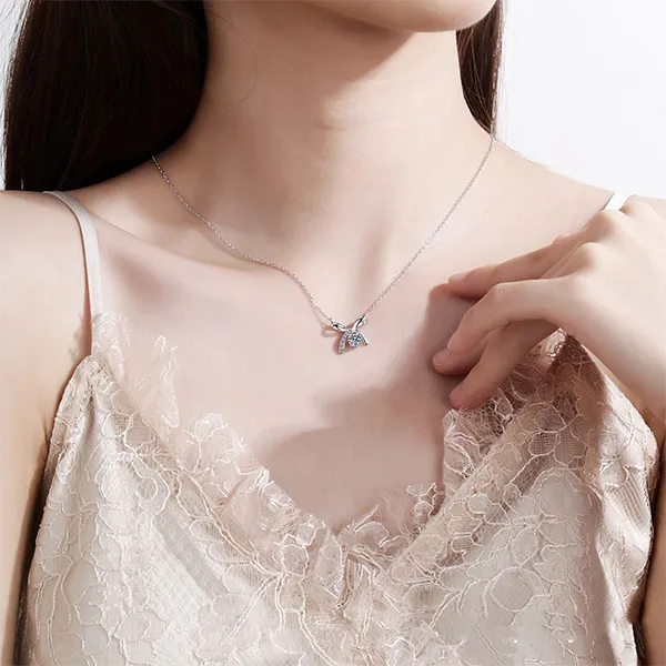 Dây Chuyền Nữ Lili Jewelry Nơ Saanvi LILI_099413 Màu Bạc