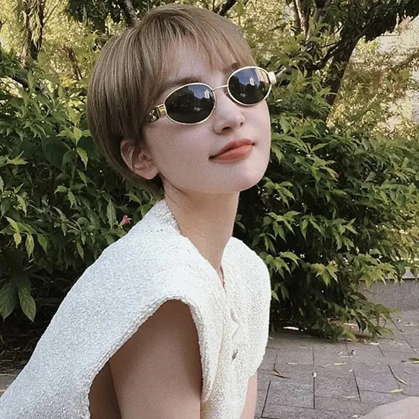 Kính Mát Unisex Celine Triomphe Oval Sunglasses CL40235U_5430N Màu Xanh Vàng - Kính mắt - Vua Hàng Hiệu