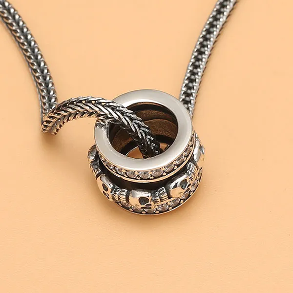 Mặt Dây Chuyền Bạc Nam Lili Jewelry Vòng Tròn Đầu Lâu Keaton LILI_077384 Màu Bạc