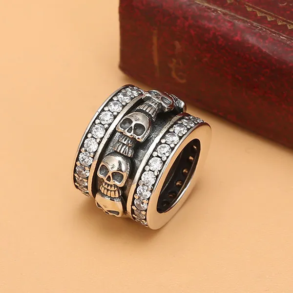 Mặt Dây Chuyền Bạc Nam Lili Jewelry Vòng Tròn Đầu Lâu Keaton LILI_077384 Màu Bạc