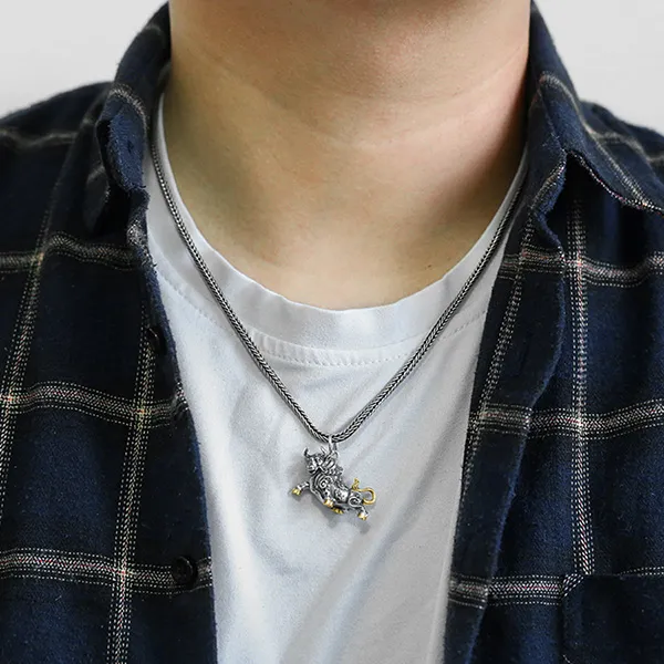 Mặt Dây Chuyền Nam Lili Jewelry Cung Hoàng Đạo Kim Ngưu Desmond LILI_076629 Màu Bạc