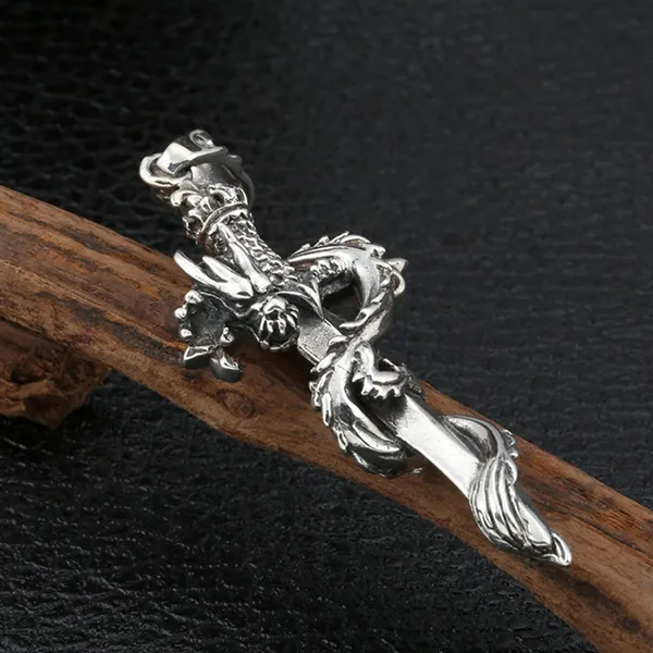 Mặt Dây Chuyền Nam Lili Jewelry Hình Kiếm Rồng Trenton LILI_080047 Màu Bạc
