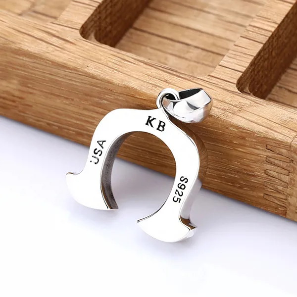 Mặt Dây Chuyền Nam Lili Jewelry Hình Móng Ngựa Yahir LILI_080234 Màu Bạc