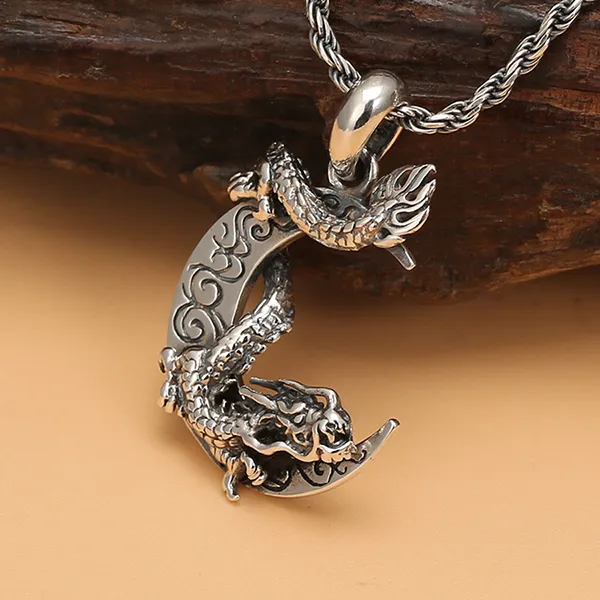 Mặt Dây Chuyền Nam Lili Jewelry Hình Nguyệt Long Ambrose LILI_079861 Màu Bạc