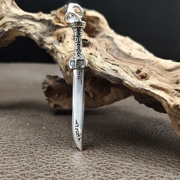 Mặt Dây Chuyền Nam Lili Jewelry Hình Thanh Kiếm Dài Solomon LILI_076658 Màu Bạc