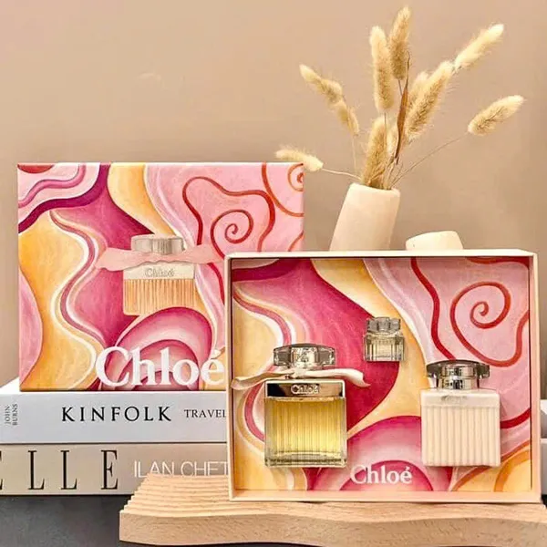 Set Nước Hoa Nữ Chloé Eau De Parfum 3 Món ( EDP 100ml + Mini EDP 5ml + Body Lotion 100ml) - Nước hoa - Vua Hàng Hiệu