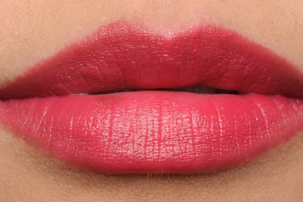 Son Chanel Rouge Allure Luminous Intense Lip Colour 165 Eblouissante Màu Đỏ Hồng 3.5g