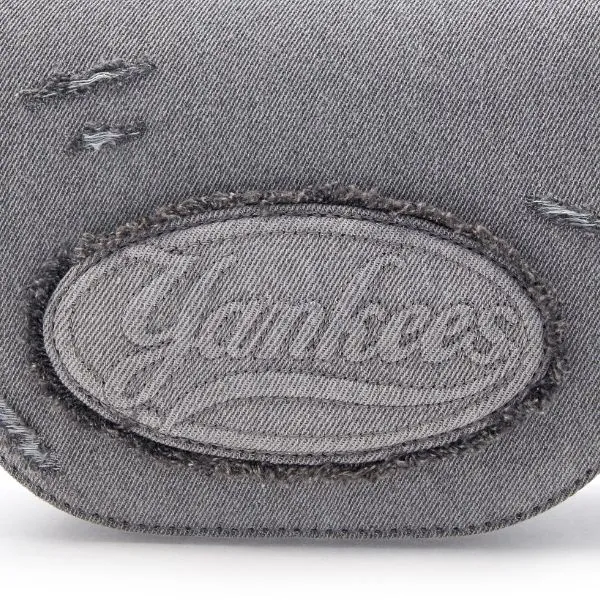 Túi Đeo Chéo MLB Lettering Vintage Denim Crossbody Bag New York Yankees 3ACRVD15N-50GRS Màu Xám