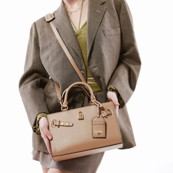 Túi Đeo Chéo Nữ Lyn Raff M LL23FBS214 Crossbody Bag Màu Be