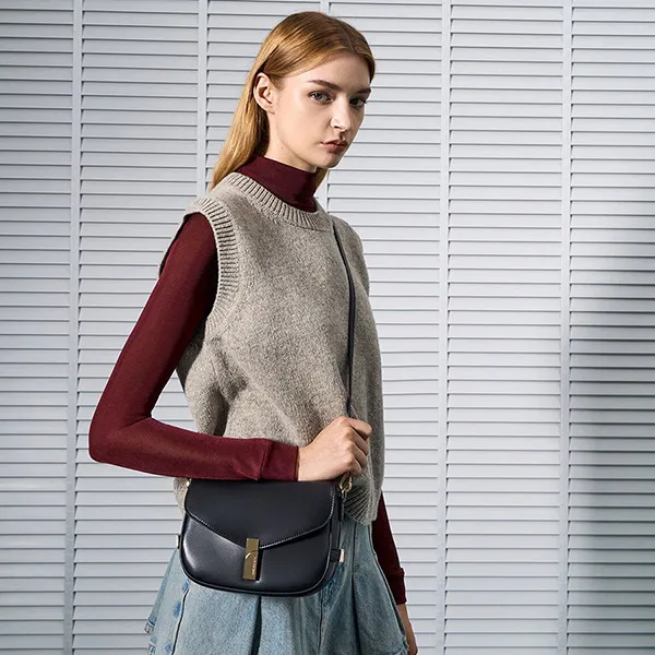 Túi Đeo Vai Nữ Charles & Keith CNK Aurelia Metallic-Accent Saddle Bag CK2-20782471 Màu Đen