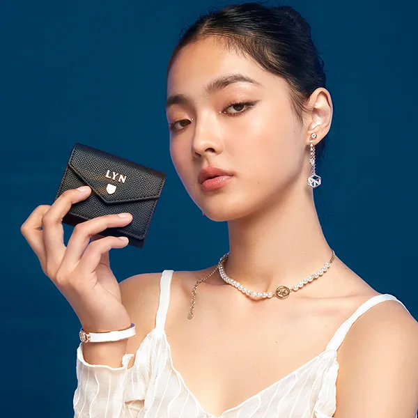 Ví Nữ Lyn Double Short Wallet Black LL25CWS804 Màu Đen | Vua Hàng Hiệu