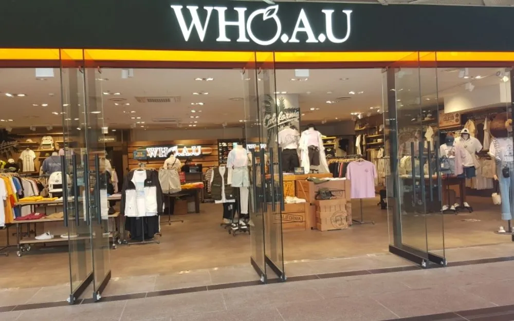 WHOAU Áo khoác - 1