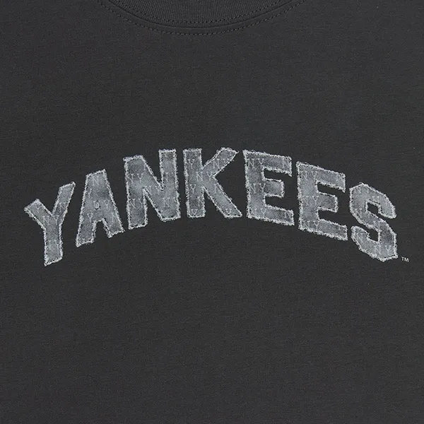 Áo Croptop Nữ MLB Denimlike Lettering Big Lux Crop Tshirt New York Yankees 3FTSM0553-50CGS Màu Xám Đậm Size S