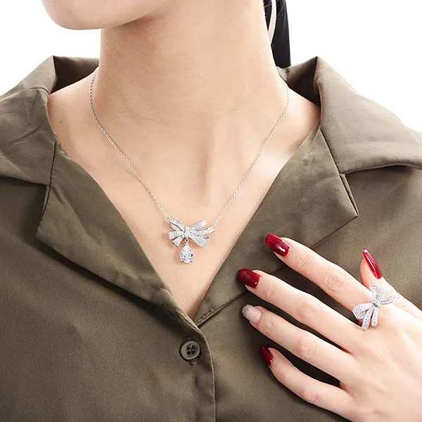 Dây Chuyền Nữ Lili Jewelry Đính Đá Carbon Tổng Hợp Hình Nơ Xinh Xắn LILI_749235 Màu Bạc - Trang sức - Vua Hàng Hiệu