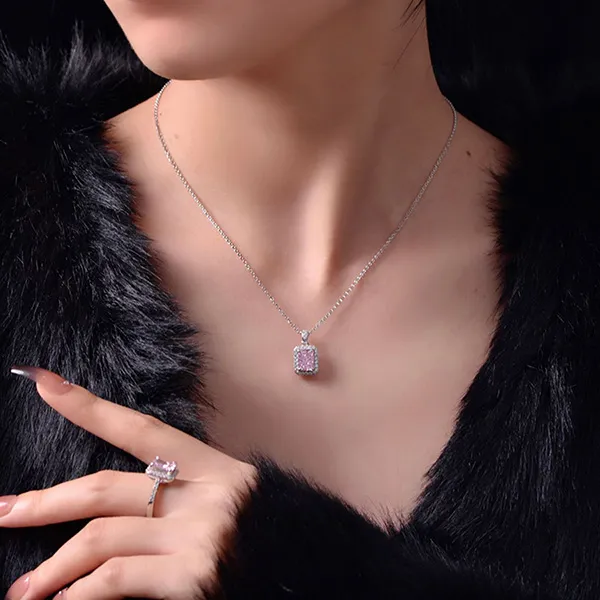 Dây Chuyền Nữ Lili Jewelry Đính Đá Carbon Tổng Hợp Isolde LILI_263715 Màu Hồng Bạc
