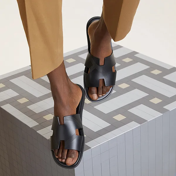Dép Hermès Izmir Sandal H241871ZH02410 Màu Đen