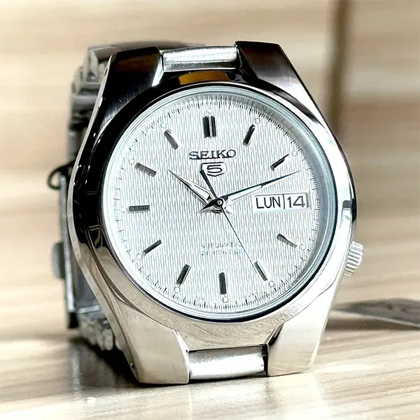 Đồng Hồ Nam Seiko 5 Automatic Silver Dial Watch SNK601K1 Màu Bạc