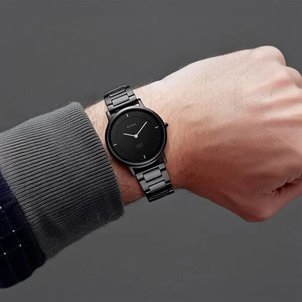 Đồng Hồ Nam Titan Edge Quartz Analog Black Dial Black Stainless 1595NM01 Màu Đen