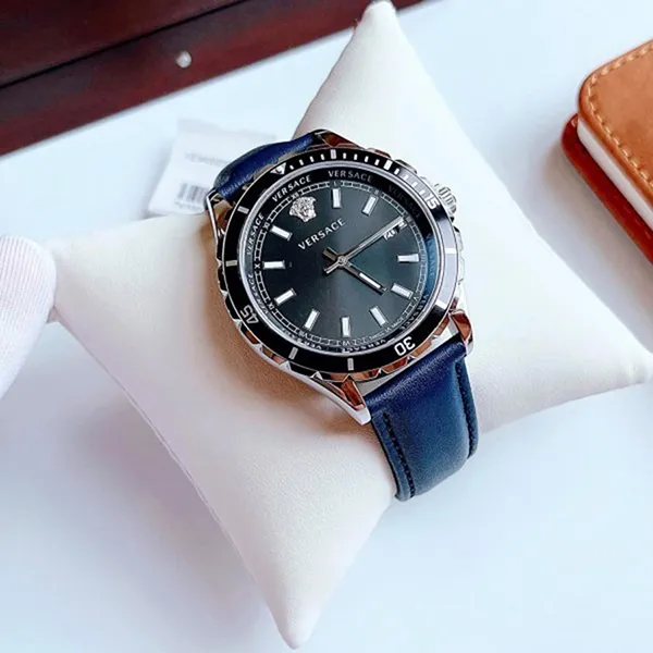 Đồng Hồ Nam Versace Quartz VE3A00220 Màu Xanh Đen