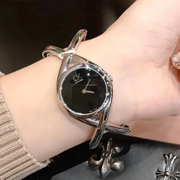 Đồng Hồ Nữ Calvin Klein Enlace Black Dial Stainless Steel Bangle Ladies Watch K2L24102 Màu Bạc Đen