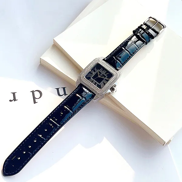 Đồng Hồ Nữ Christian Van Sant Radieuse Quartz Black Dial Leather CV4420 Màu Xanh Đậm