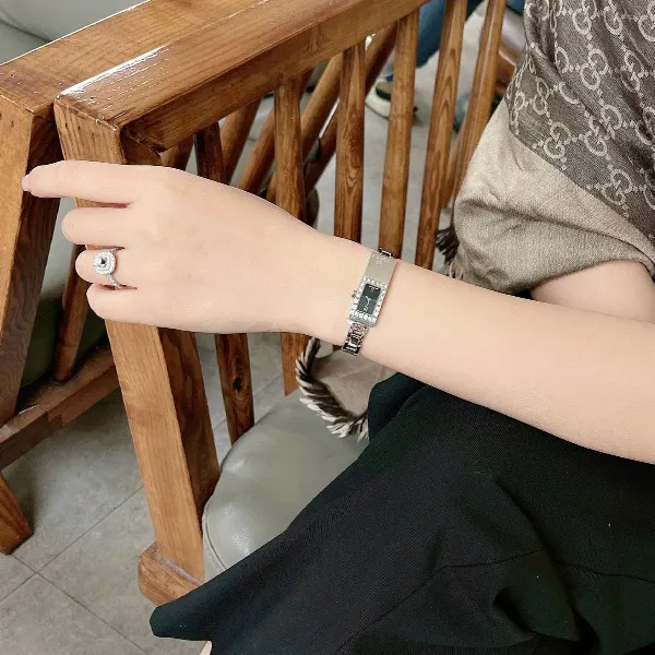 Đồng Hồ Nữ Fendi 3300L Diamond Watch Quartz Màu Bạc Đen D-PA - Đồng hồ - Vua Hàng Hiệu