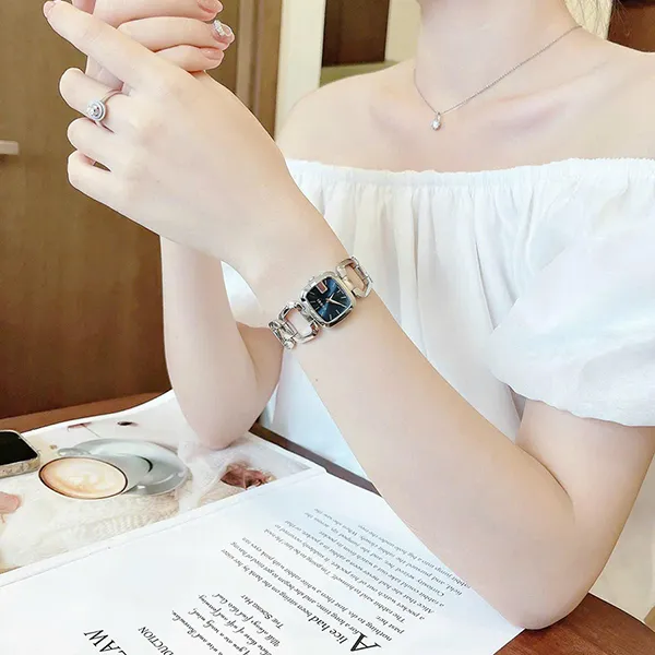 Đồng Hồ Nữ Gucci Class Blue YA125508 Màu Xanh Bạc