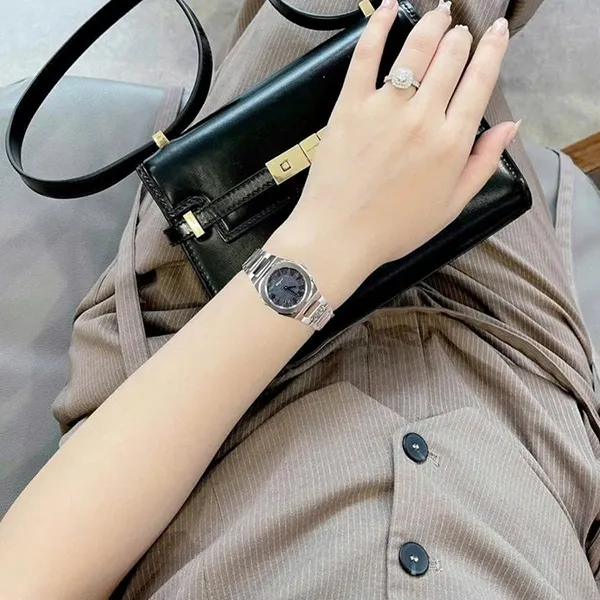 Đồng Hồ Nữ Salvatore Ferragamo Quartz Elliptical SFKQ00123 Màu Bạc