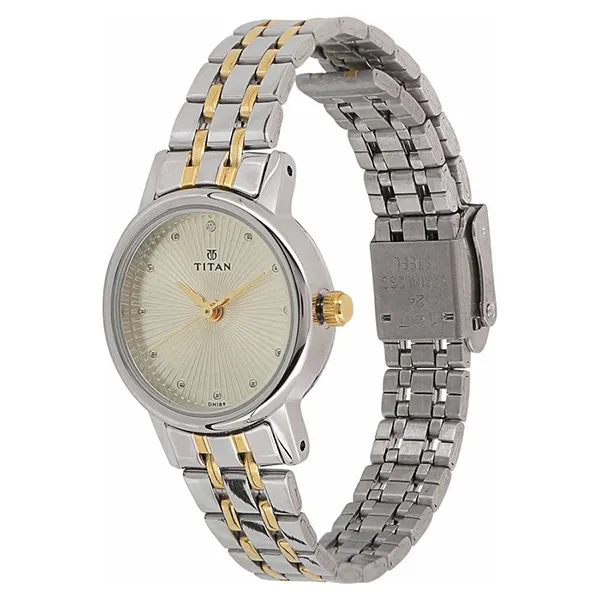 Đồng Hồ Nữ Titan Quartz Analog Champagne Dial Stainless Steel Strap Watch 2593BM01 Màu Bạc