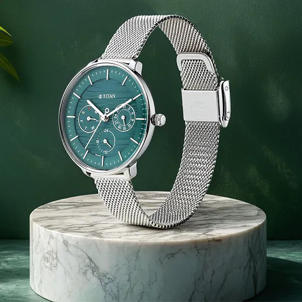 Đồng Hồ Nữ Titan Workwear Green Dial Analog Watch 2651SM02 Màu Bạc Xanh